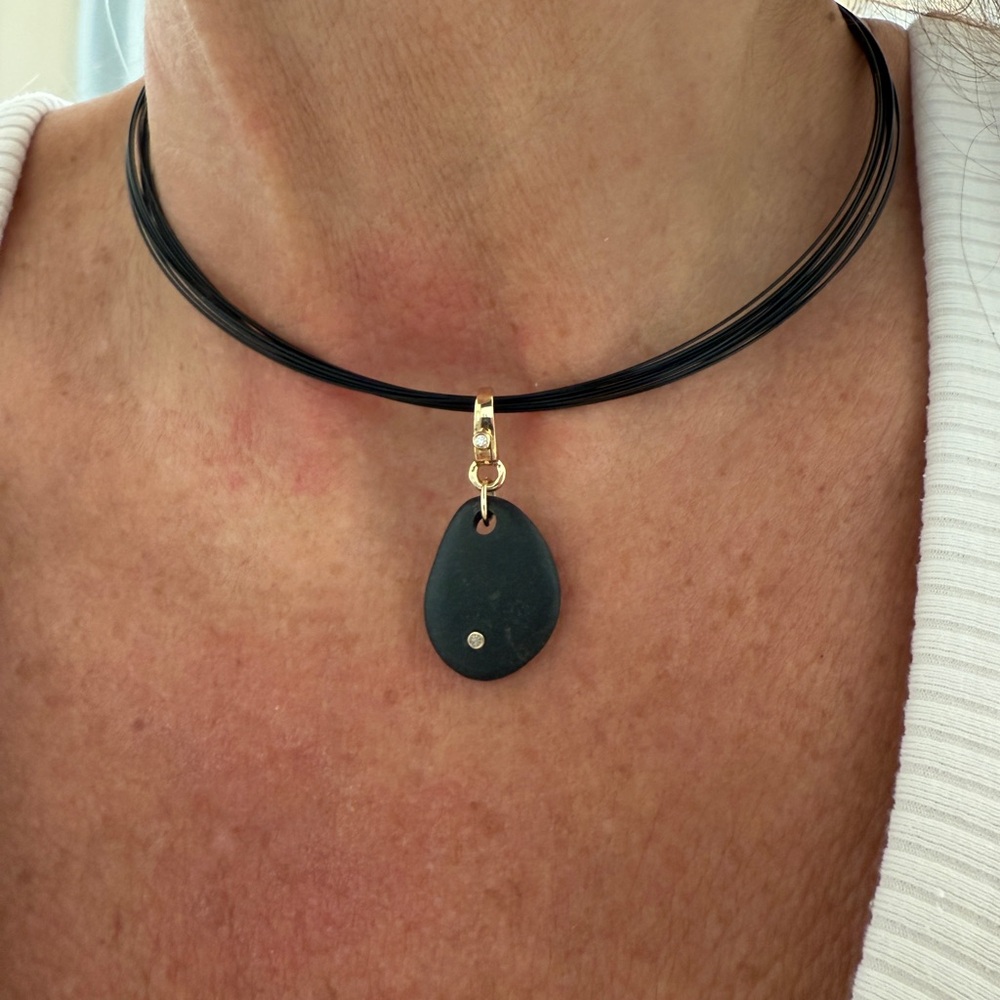 Sophisticated Black Pendant With Diamond Necklace